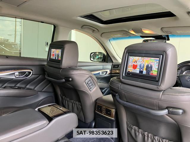 Nissan CIMA 2017-02 7816863-3