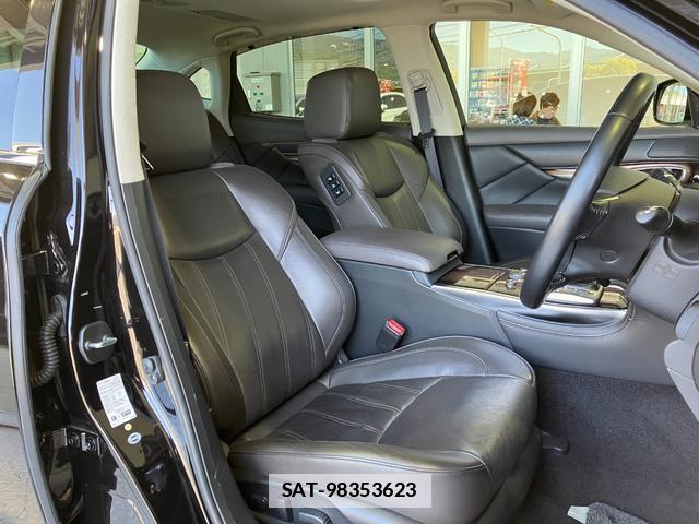 Nissan CIMA 2017-02 7816863-4