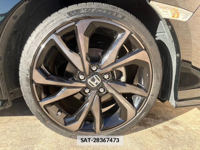 Honda CIVIC 2018-05 7819721-14