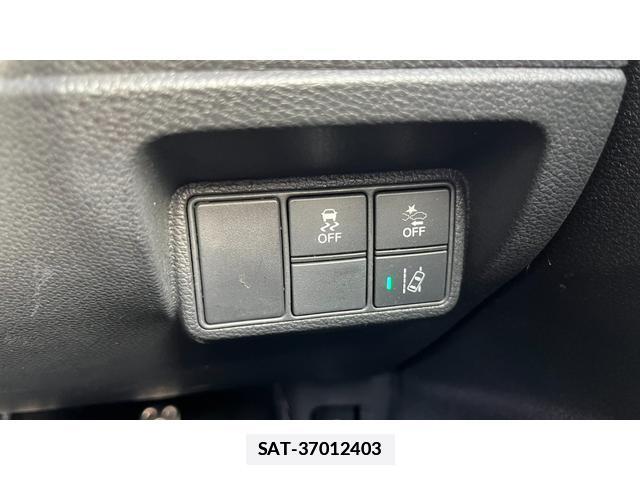 Honda CIVIC 2018-01 7819726-19