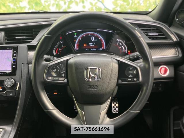 Honda CIVIC 2018-05 7821890-14