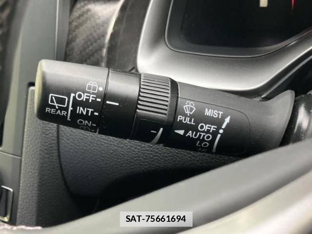 Honda CIVIC 2018-05 7821890-16