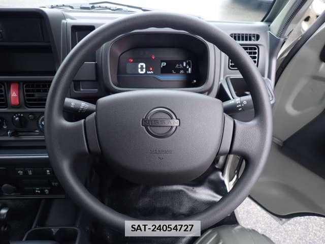 Nissan CLIPPER TRUCK 2026-03 7817514-15