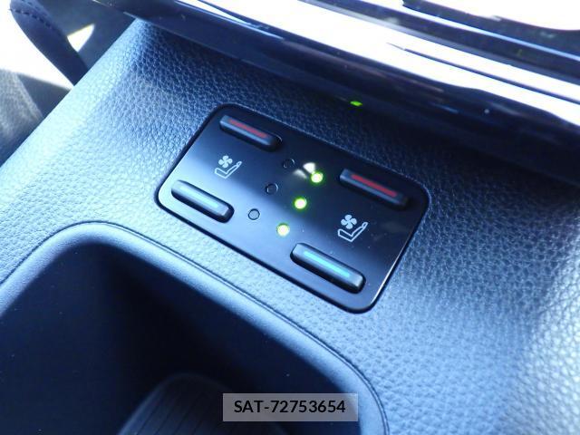 Toyota COROLLA CROSS 2026-03 7819558-15