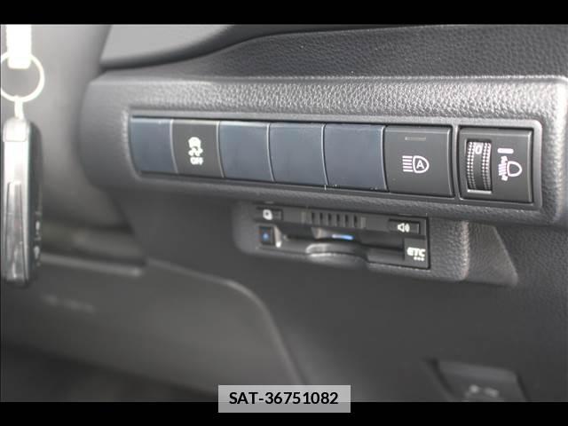 Toyota COROLLA TOURING 2019-10 7816493-4