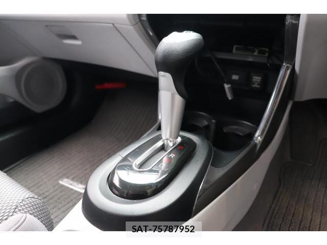 Honda CR-Z 2010-05 7812139-16