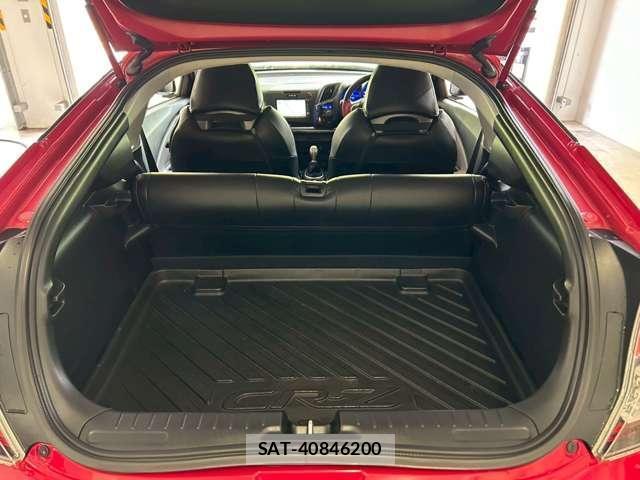 Honda CR-Z 2010-03 7812532-11