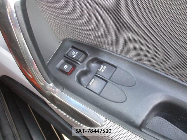 Honda CR-Z 2010-05 7818605-14