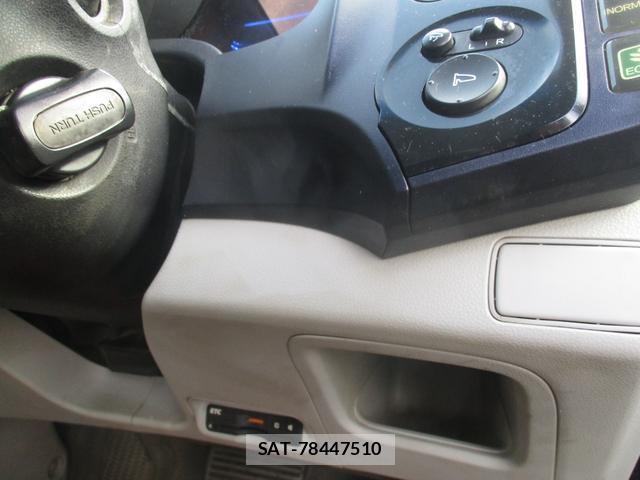 Honda CR-Z 2010-05 7818605-15