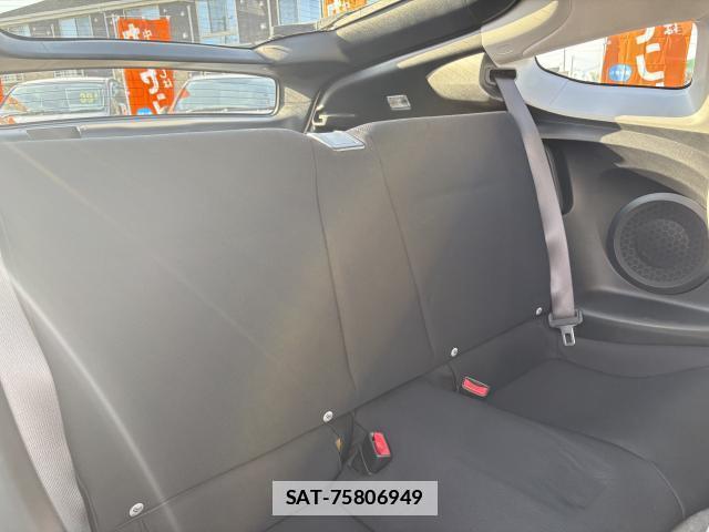Honda CR-Z 2010-09 7819132-10