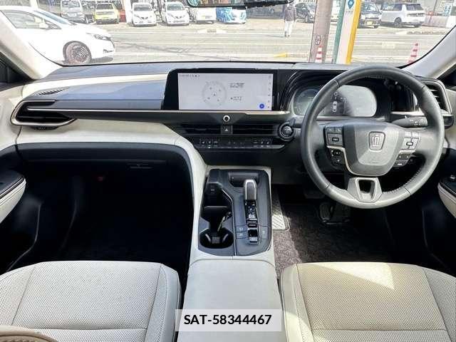 Toyota CROWN COMFORT 2022-09 7814297-2