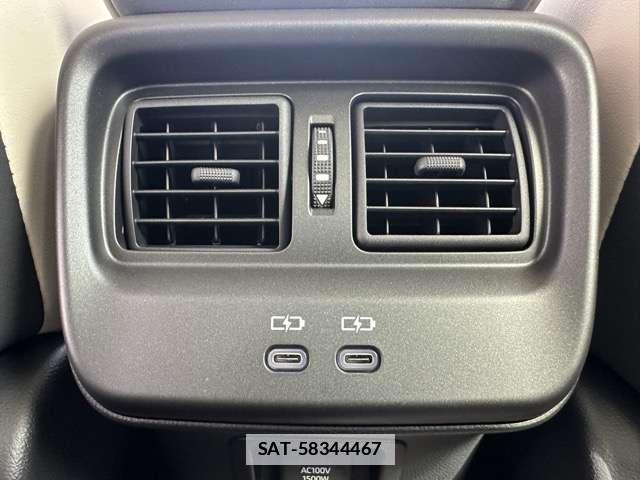 Toyota CROWN COMFORT 2022-09 7814297-6