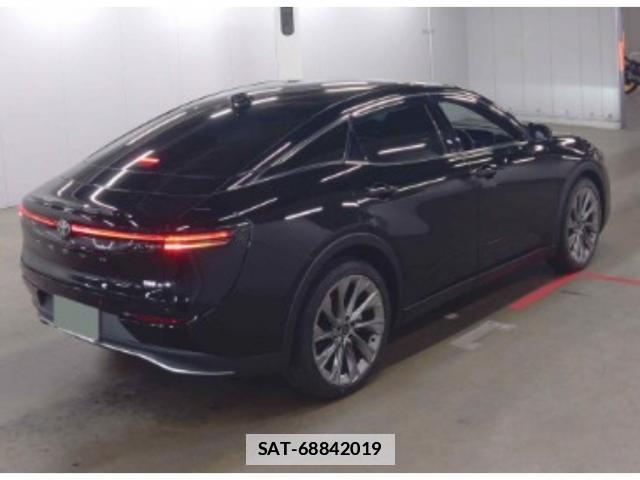 Toyota Crown Crossover 2022-11 7811425-4