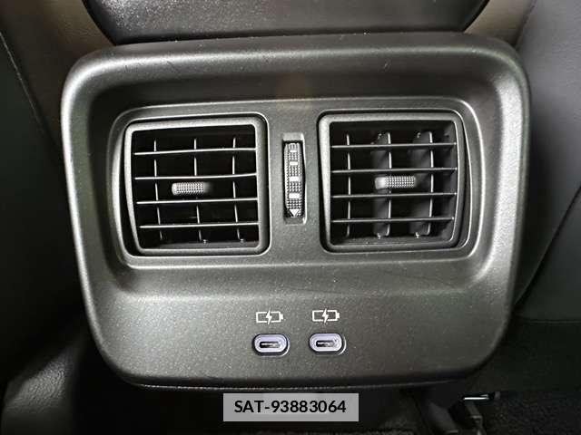 Toyota Crown Crossover 2024-03 7814316-11