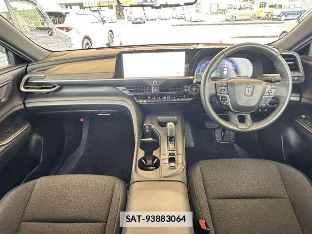 Toyota Crown Crossover 2024-03 7814316-2
