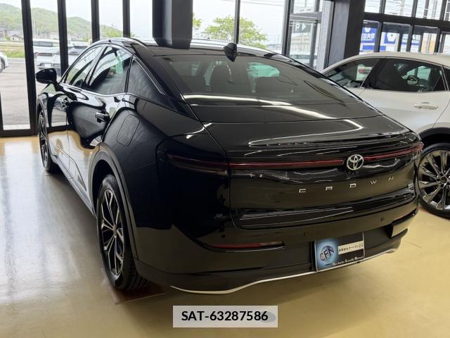 Toyota Crown Crossover 2022-12 7814349-17