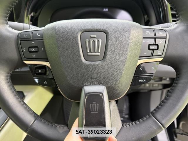 Toyota Crown Crossover 2023-04 7821066-13