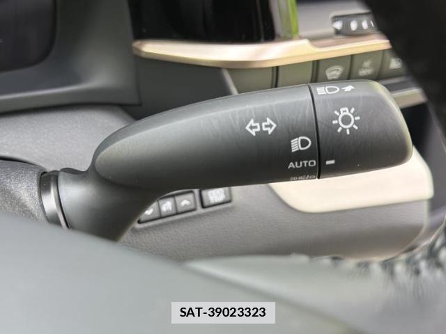 Toyota Crown Crossover 2023-04 7821066-14