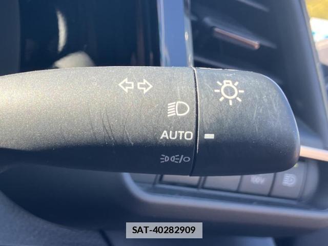 Toyota Crown Crossover 2023-01 7821381-16