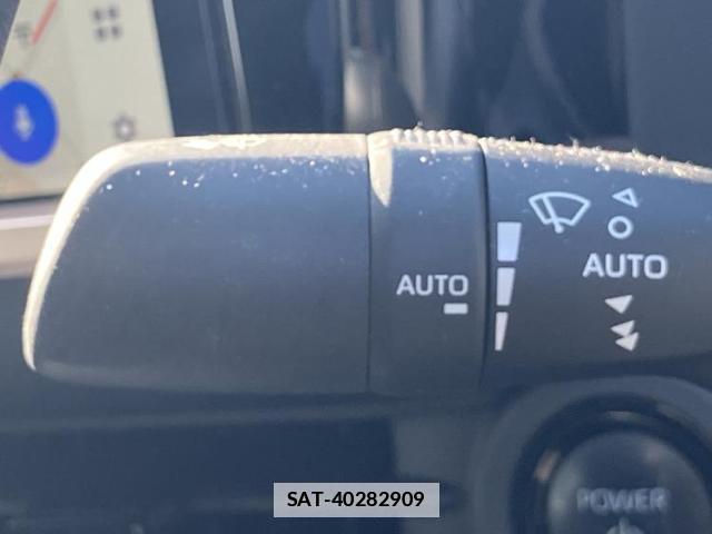 Toyota Crown Crossover 2023-01 7821381-17