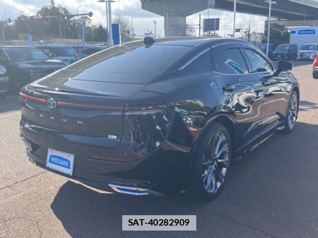 Toyota Crown Crossover 2023-01 7821381-2