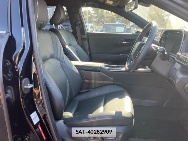 Toyota Crown Crossover 2023-01 7821381-3