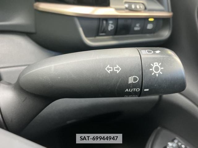 Toyota Crown Crossover 2023-07 7821886-15
