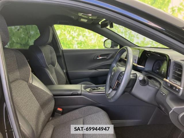 Toyota Crown Crossover 2023-07 7821886-3