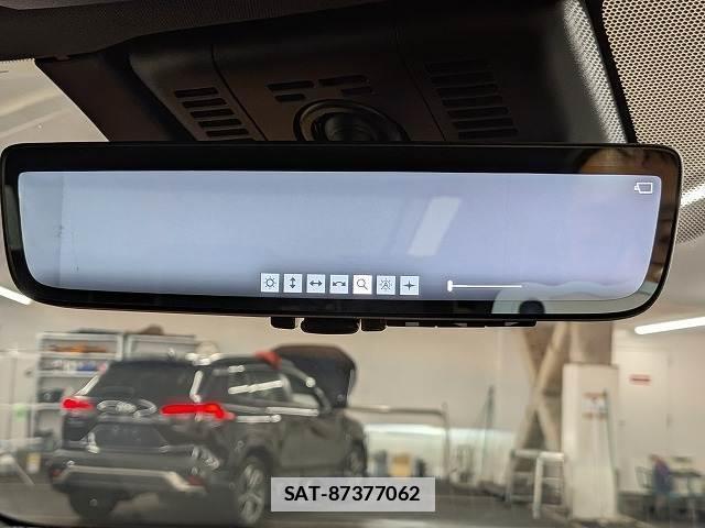 Toyota Crown Crossover 2022-11 7822722-7