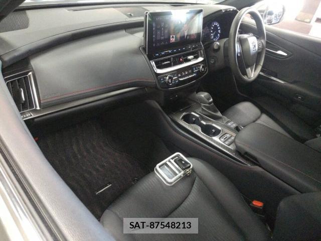 Toyota CROWN HYBRID 2021-05 7811320-2