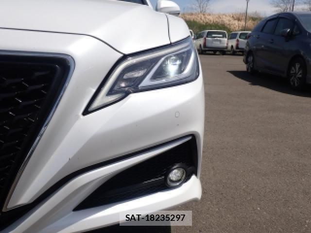 Toyota CROWN HYBRID 2021-04 7811385-4