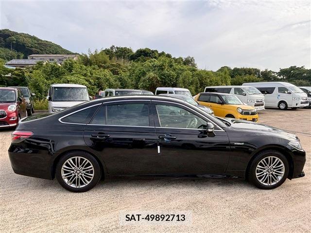 Toyota CROWN HYBRID 2018-10 7812394-14