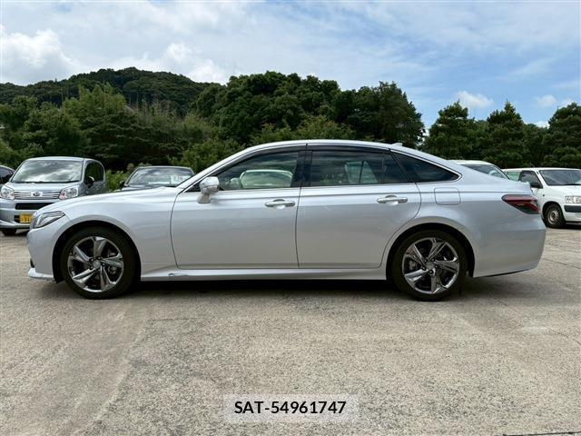 Toyota CROWN HYBRID 2022-05 7812396-10