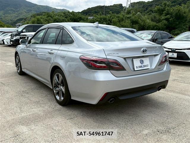 Toyota CROWN HYBRID 2022-05 7812396-11