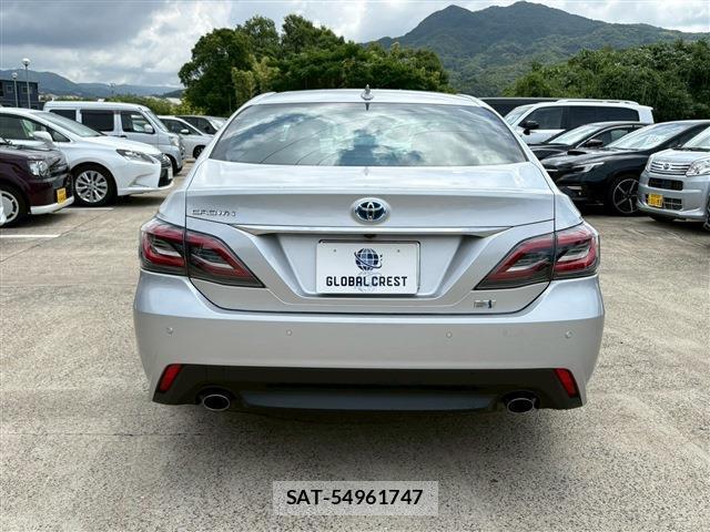 Toyota CROWN HYBRID 2022-05 7812396-12