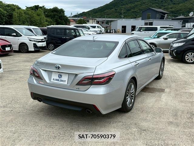Toyota CROWN HYBRID 2021-12 7812397-13