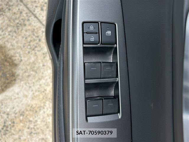 Toyota CROWN HYBRID 2021-12 7812397-17