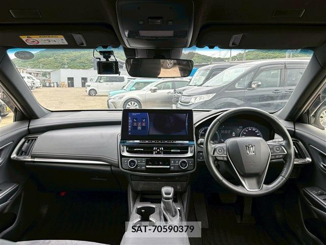 Toyota CROWN HYBRID 2021-12 7812397-2