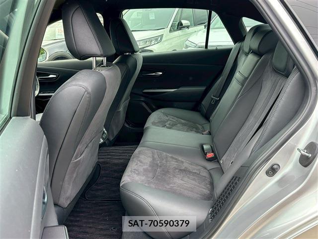 Toyota CROWN HYBRID 2021-12 7812397-5