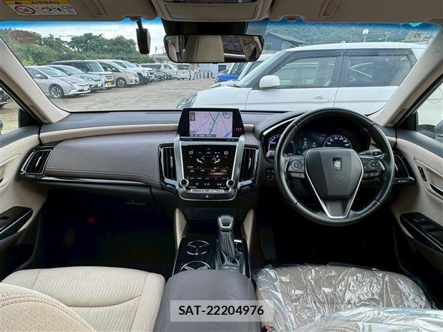 Toyota CROWN HYBRID 2018-06 7812398-2