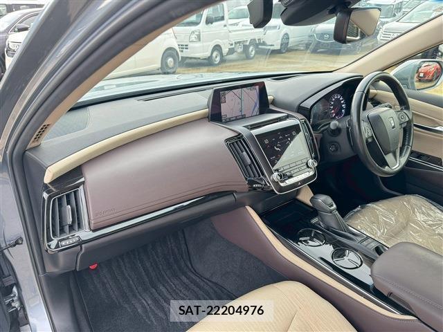 Toyota CROWN HYBRID 2018-06 7812398-3