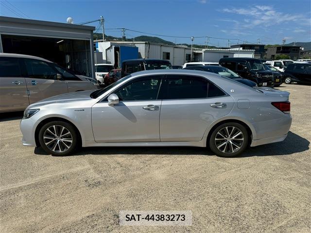 Toyota CROWN HYBRID 2017-09 7812400-10
