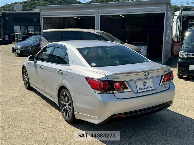 Toyota CROWN HYBRID 2017-09 7812400-11