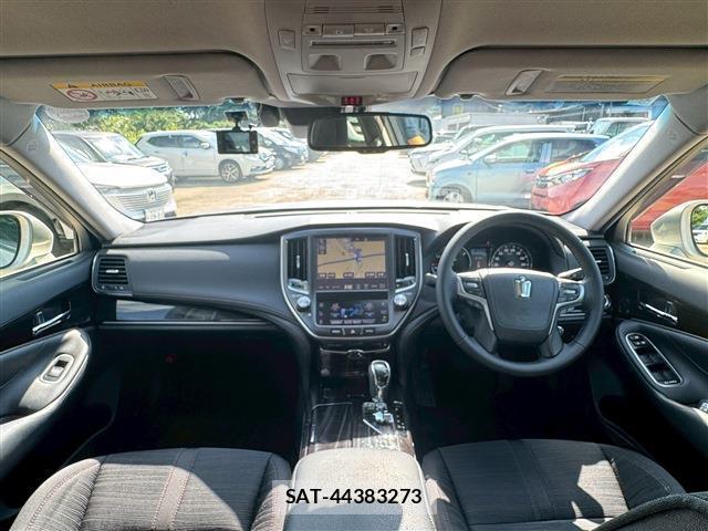 Toyota CROWN HYBRID 2017-09 7812400-2
