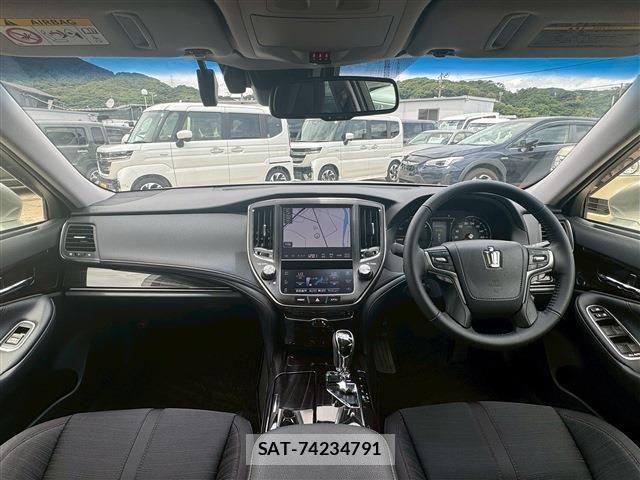 Toyota CROWN HYBRID 2017-05 7812404-2