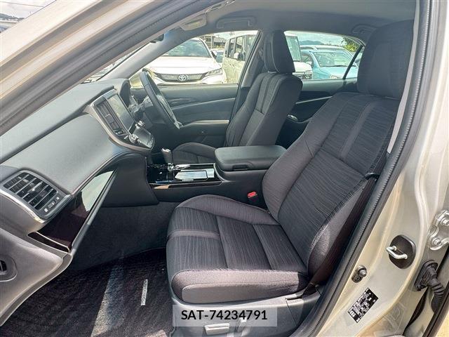 Toyota CROWN HYBRID 2017-05 7812404-4