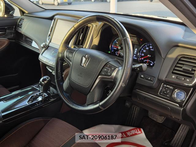 Toyota CROWN HYBRID 2014-02 7813125-17