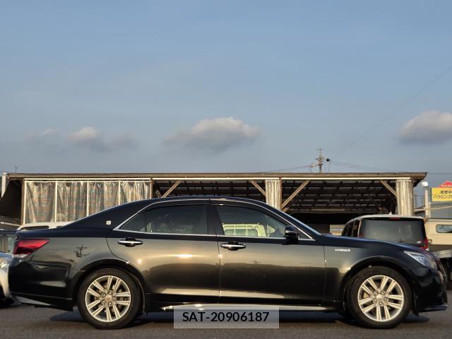 Toyota CROWN HYBRID 2014-02 7813125-3