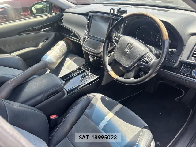 Toyota CROWN HYBRID 2017-04 7813445-5