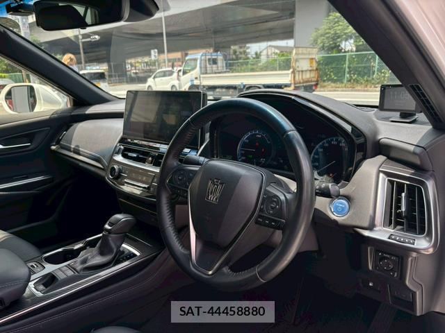 Toyota CROWN HYBRID 2021-11 7813895-13
